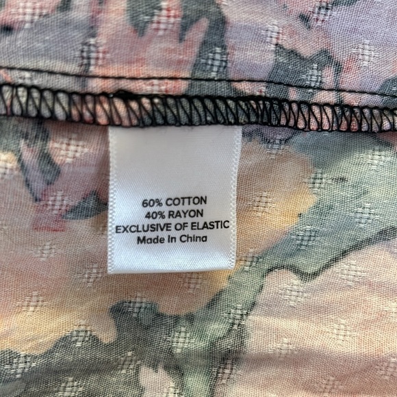 Socialite Black Floral Smocked Summer Short Sleeve Midi Dress Size Small - Picture 7 of 7